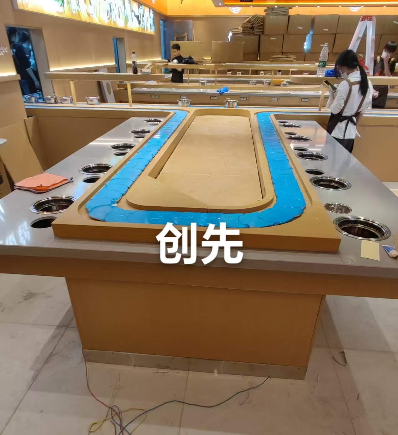 口碑好的旋轉(zhuǎn)小火鍋設(shè)備哪個靠譜？行業(yè)深度解析與選購指南